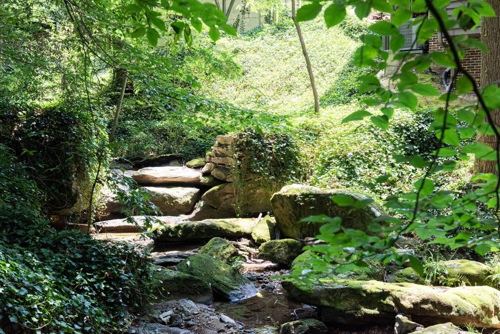 382 Brentwood Drive NE