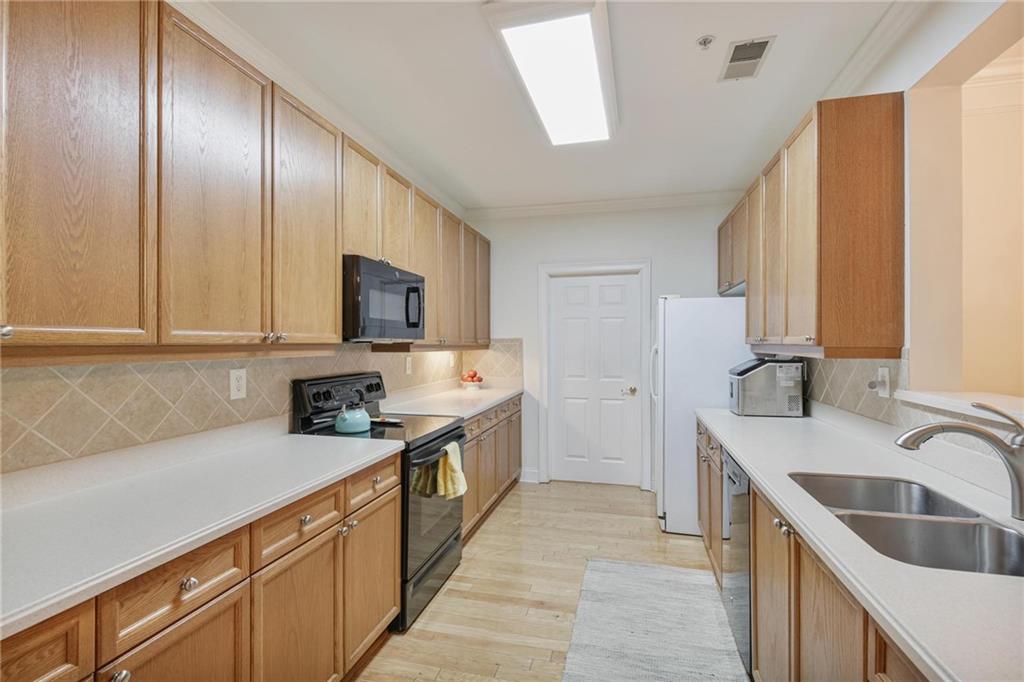 5415 Northland Drive Unit 304