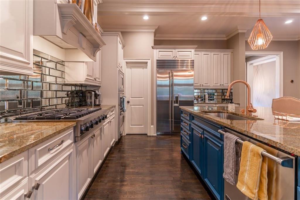 1021 E Paces Court NE