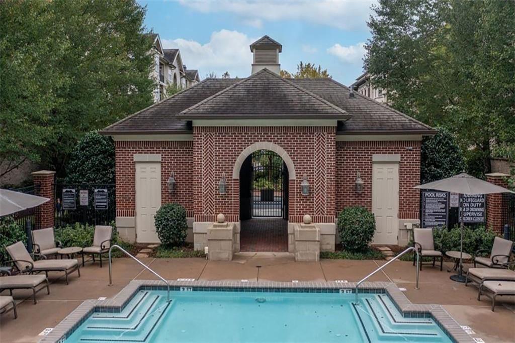 1021 E Paces Court NE