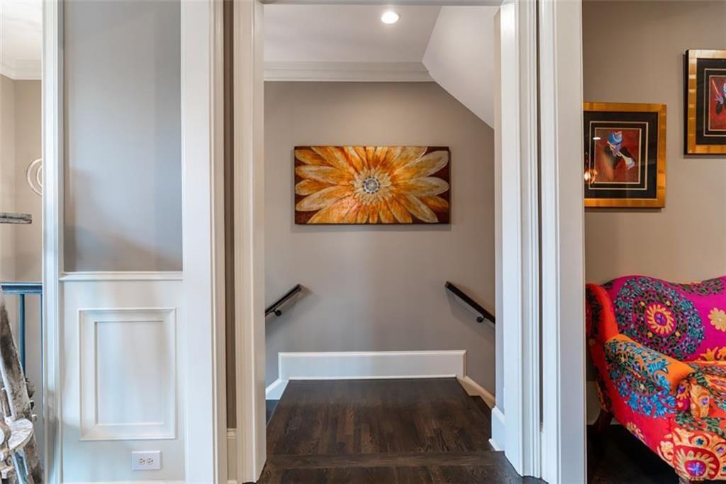 1021 E Paces Court NE