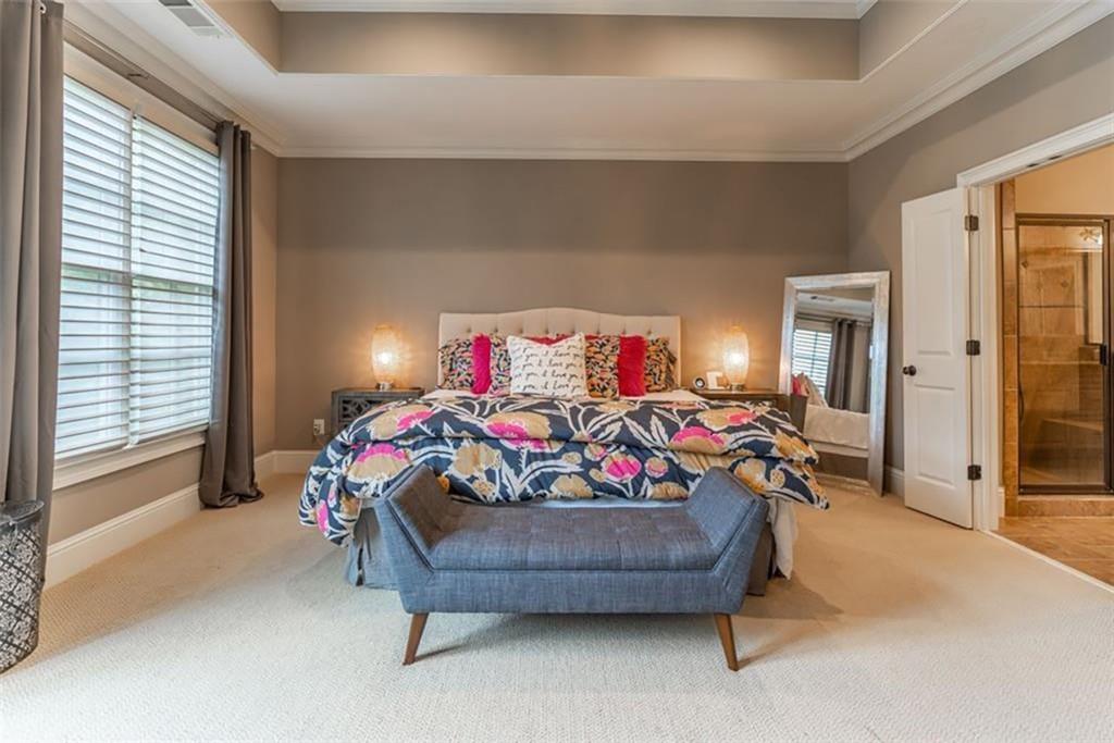 1021 E Paces Court NE