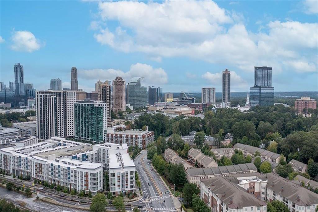 1021 E Paces Court NE