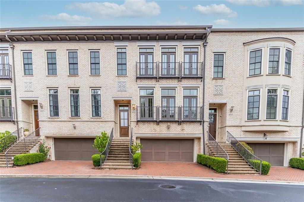 1021 E Paces Court NE