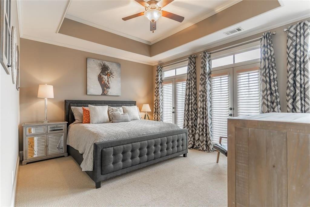 1021 E Paces Court NE