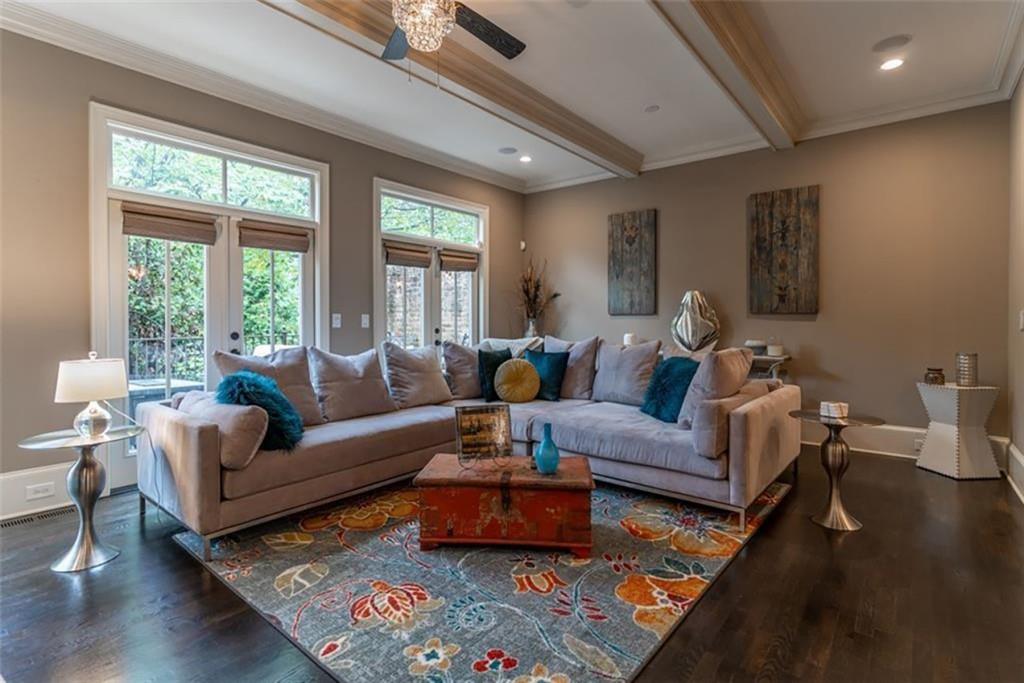 1021 E Paces Court NE