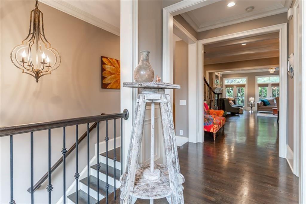 1021 E Paces Court NE