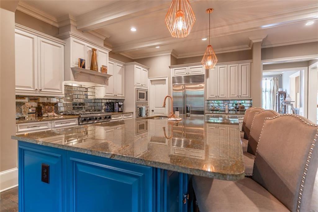 1021 E Paces Court NE