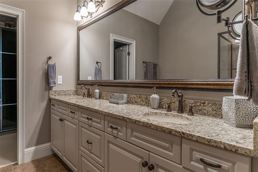 1021 E Paces Court NE