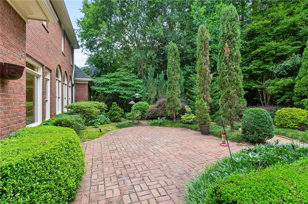 4833 Rivercliff Drive