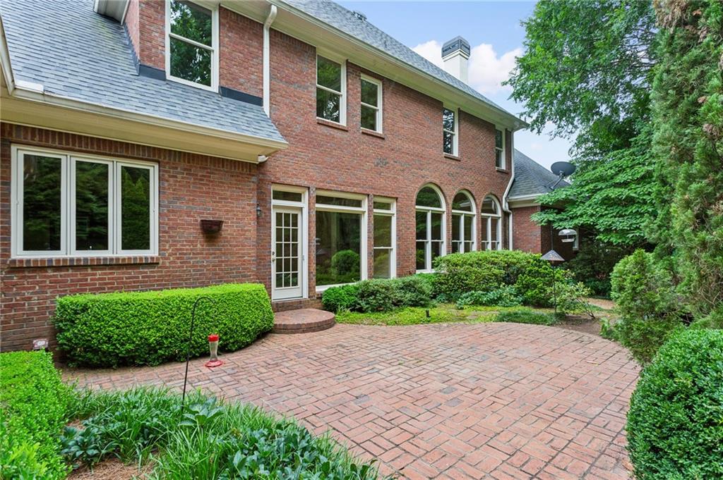 4833 Rivercliff Drive