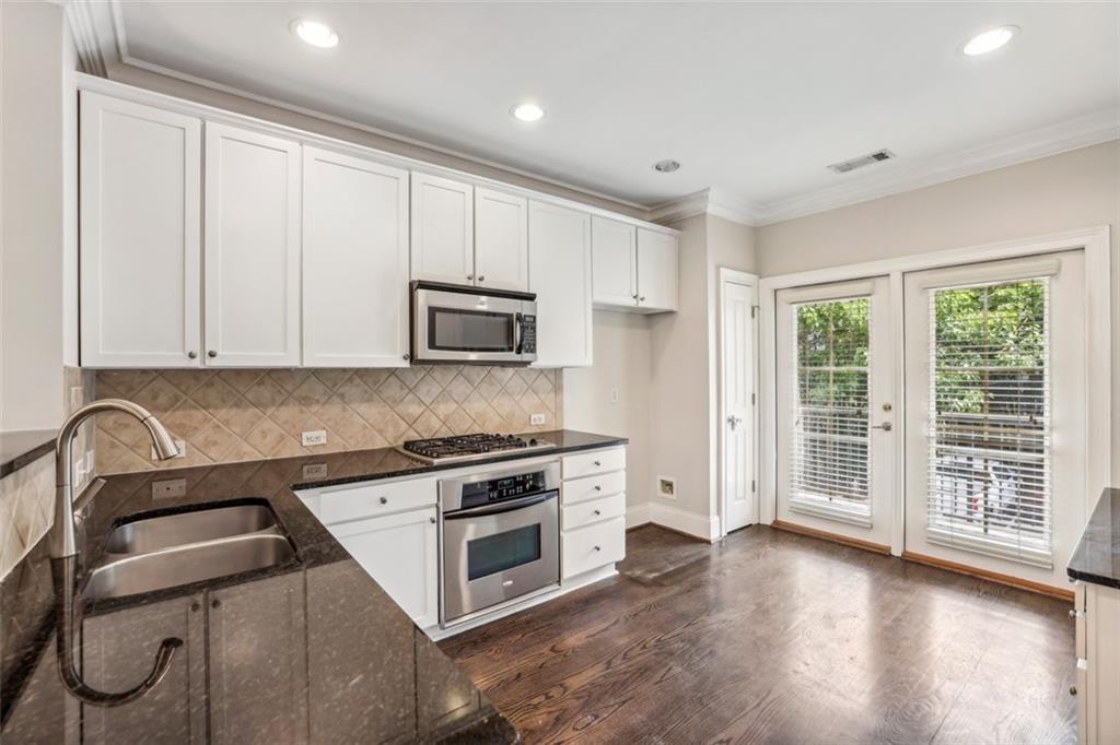 6472 CHARIOT Street Unit 21