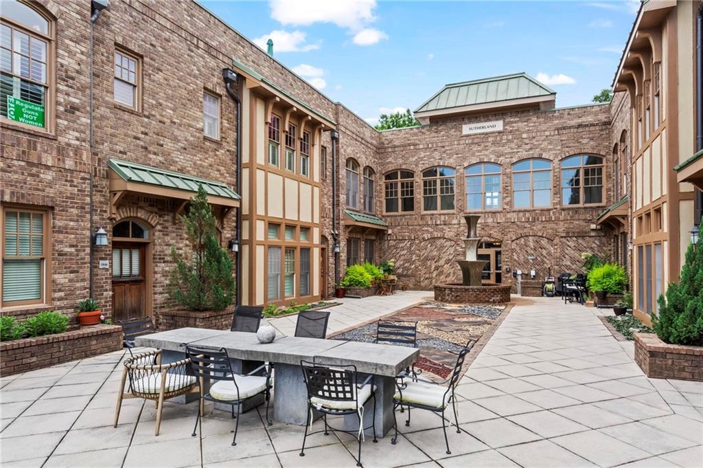 1872 Gordon Manor NE Unit 208