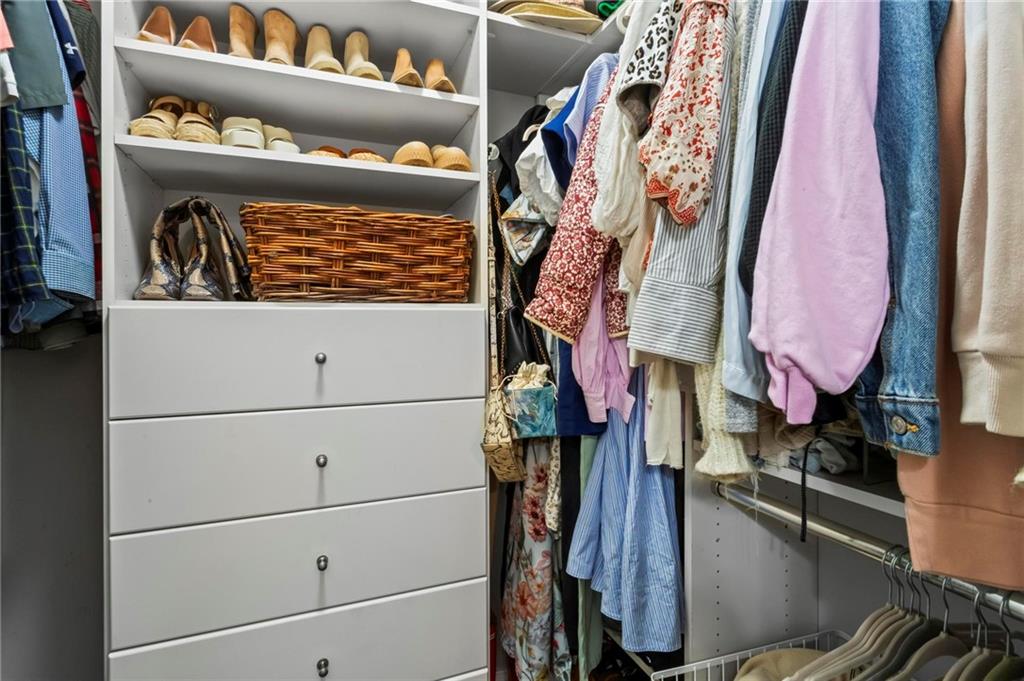 1872 Gordon Manor NE Unit 208