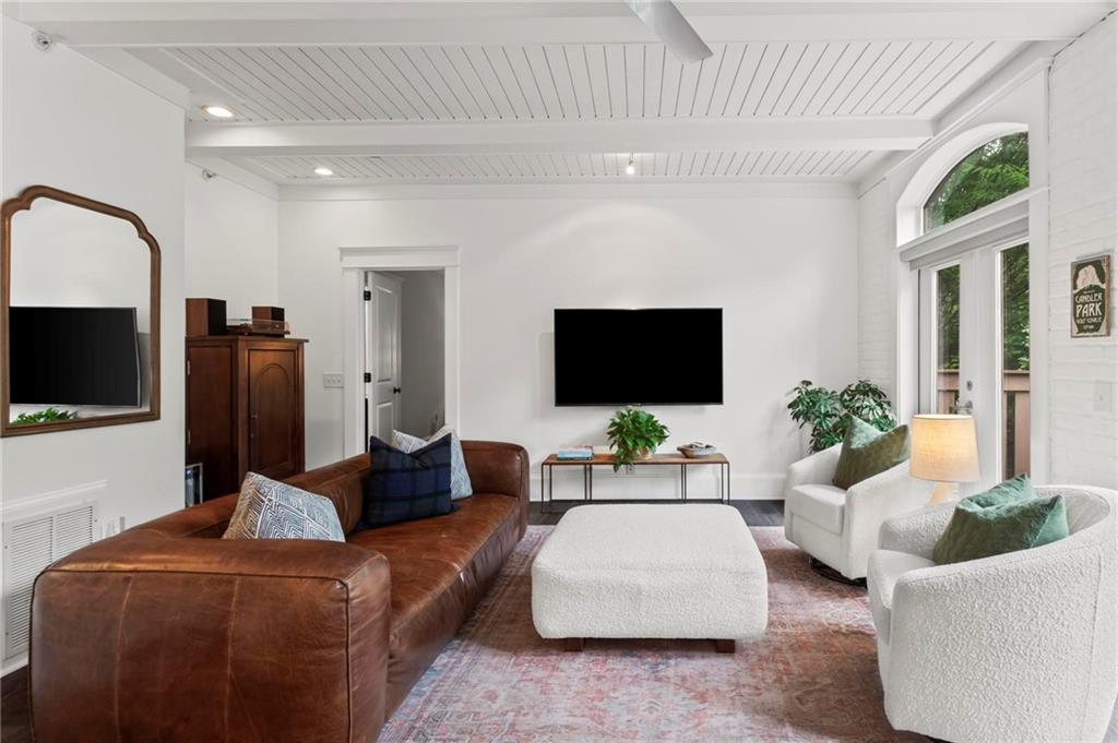 1872 Gordon Manor NE Unit 208