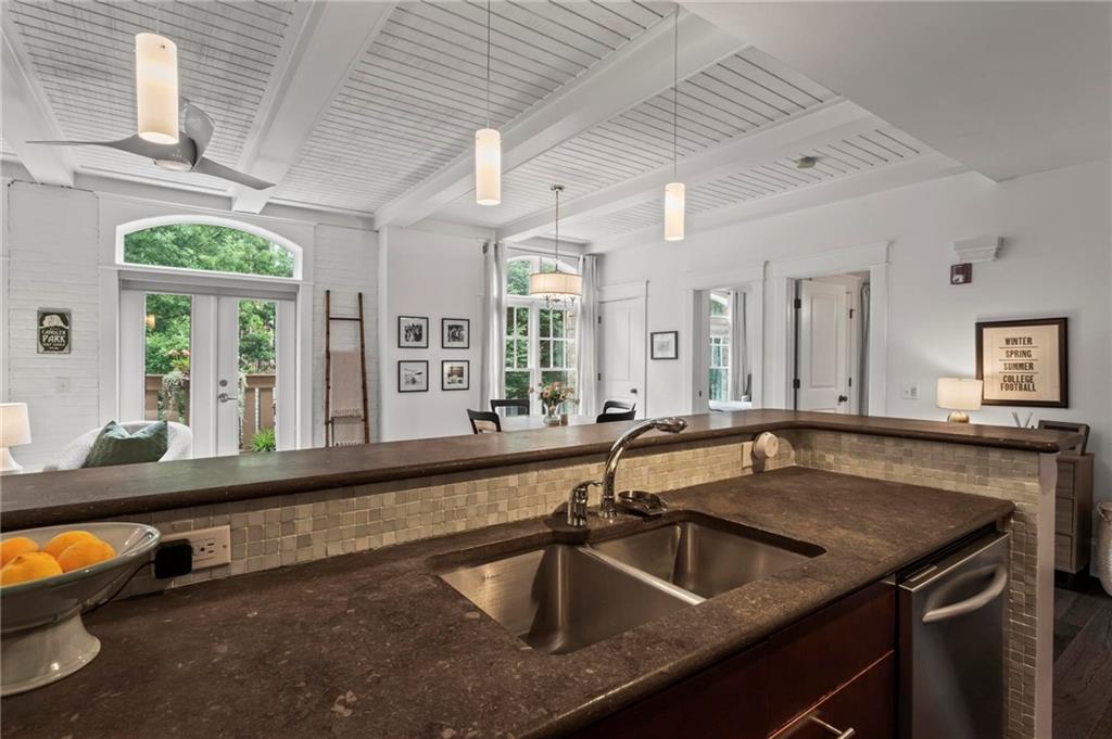 1872 Gordon Manor NE Unit 208