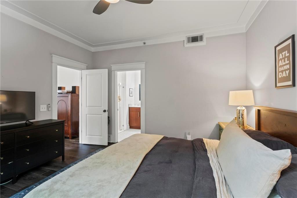 1872 Gordon Manor NE Unit 208