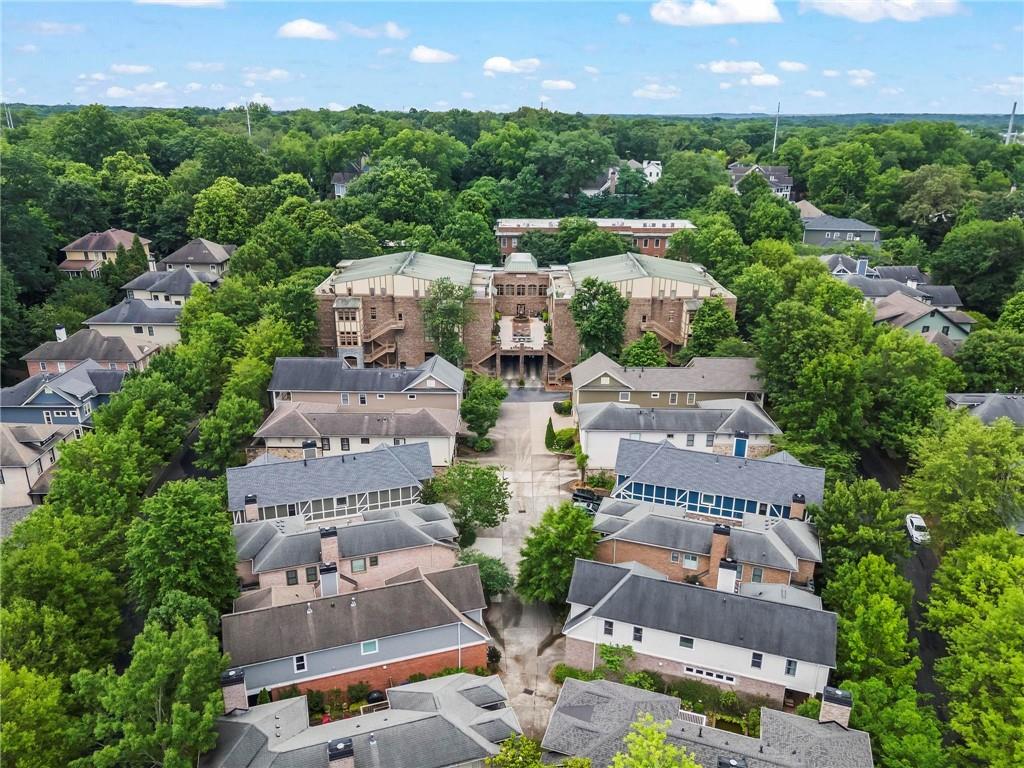 1872 Gordon Manor NE Unit 208