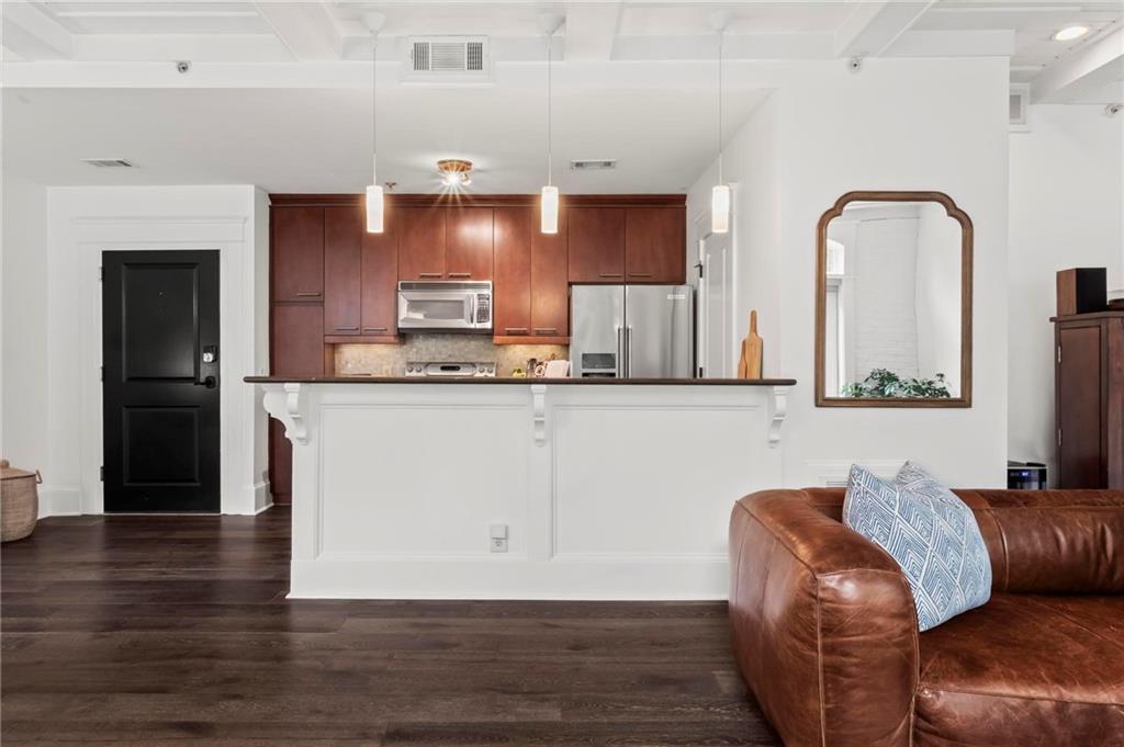 1872 Gordon Manor NE Unit 208