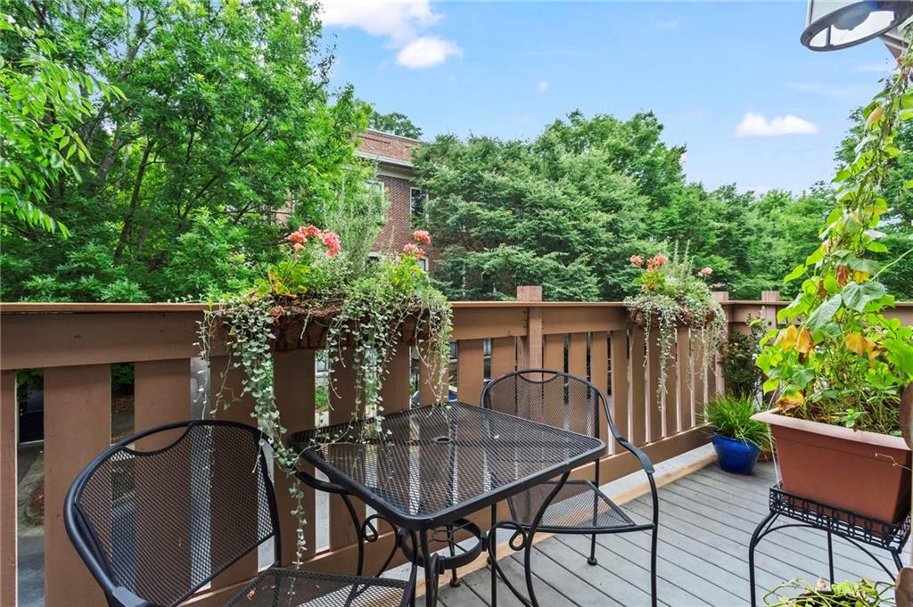 1872 Gordon Manor NE Unit 208