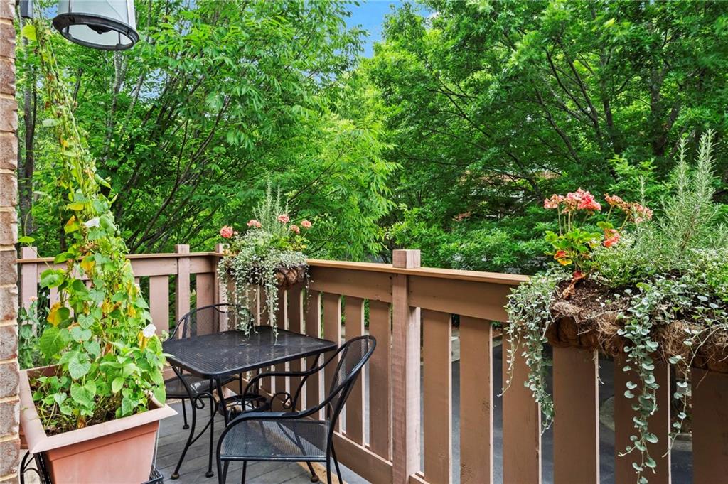 1872 Gordon Manor NE Unit 208