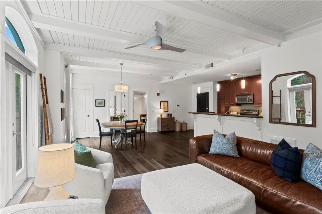 1872 Gordon Manor NE Unit 208