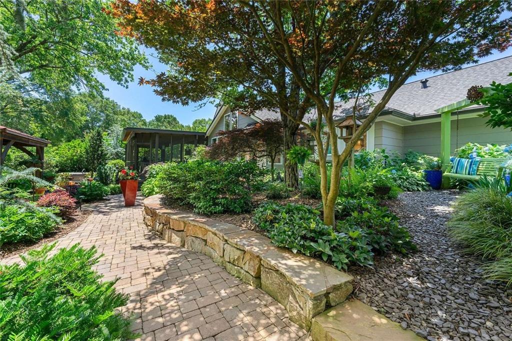 125 Bent Grass Drive