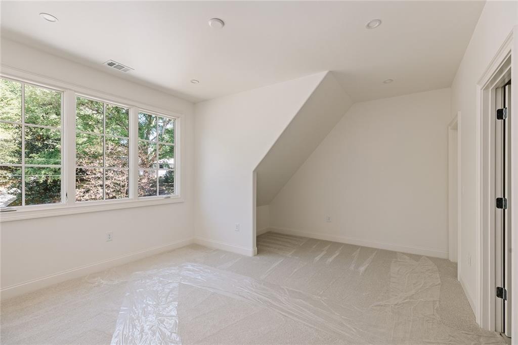 1485 Runnymeade Road NE