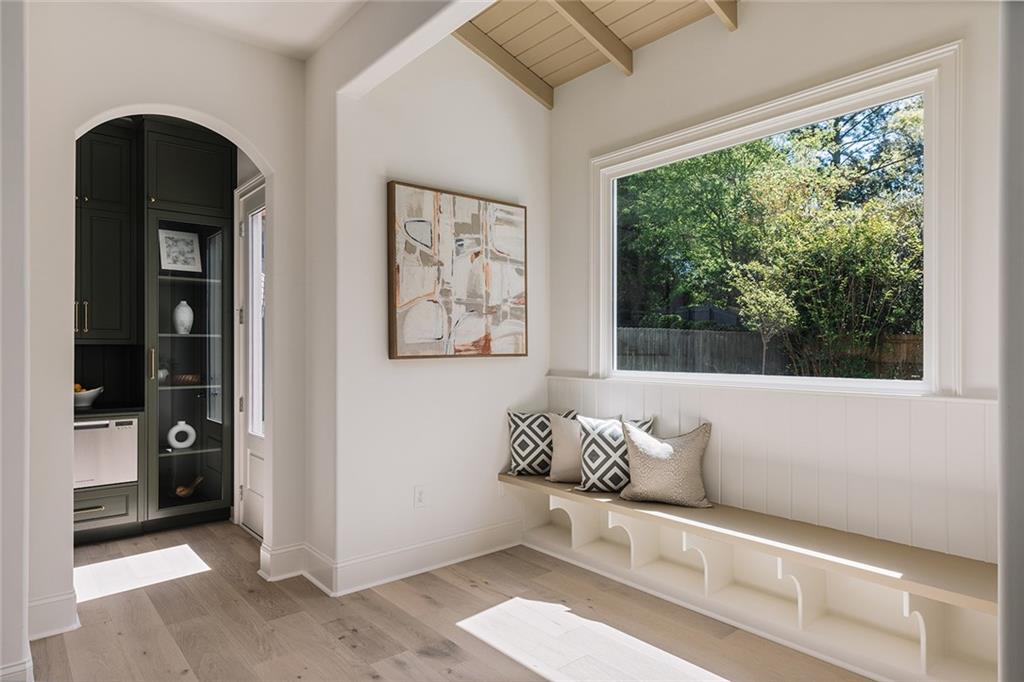 1485 Runnymeade Road NE