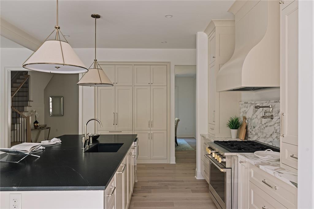 1485 Runnymeade Road NE