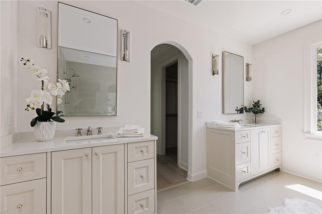 1485 Runnymeade Road NE