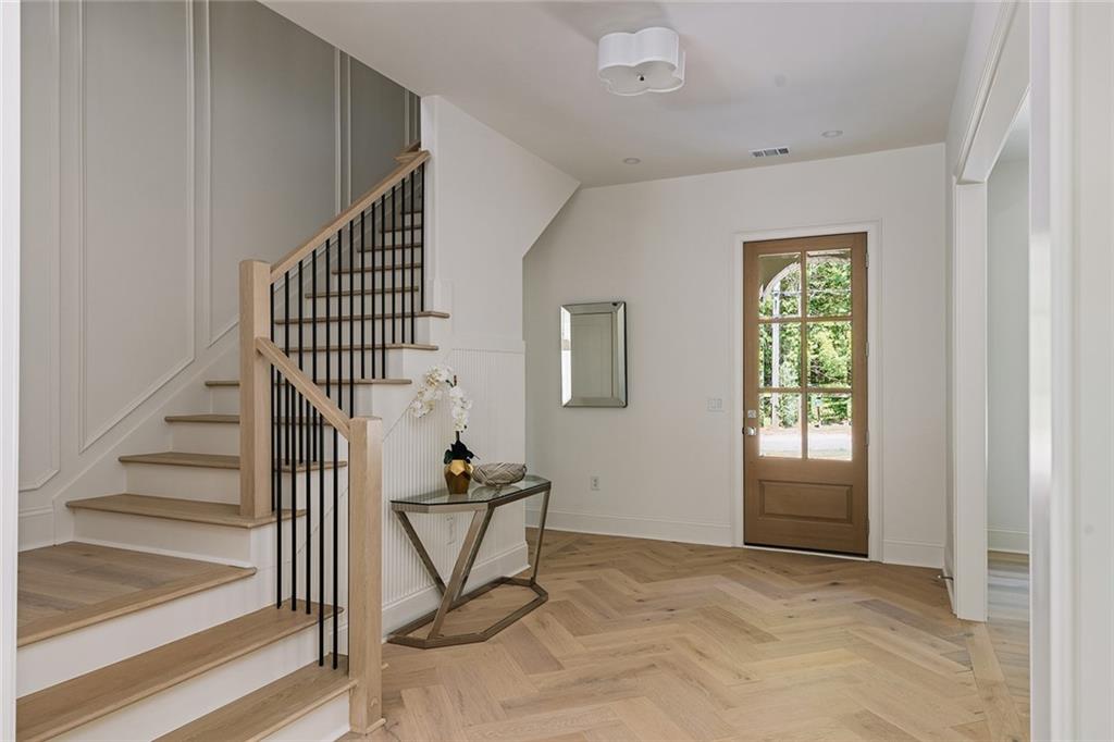 1485 Runnymeade Road NE