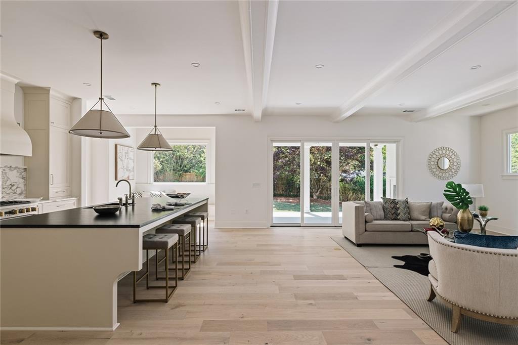 1485 Runnymeade Road NE