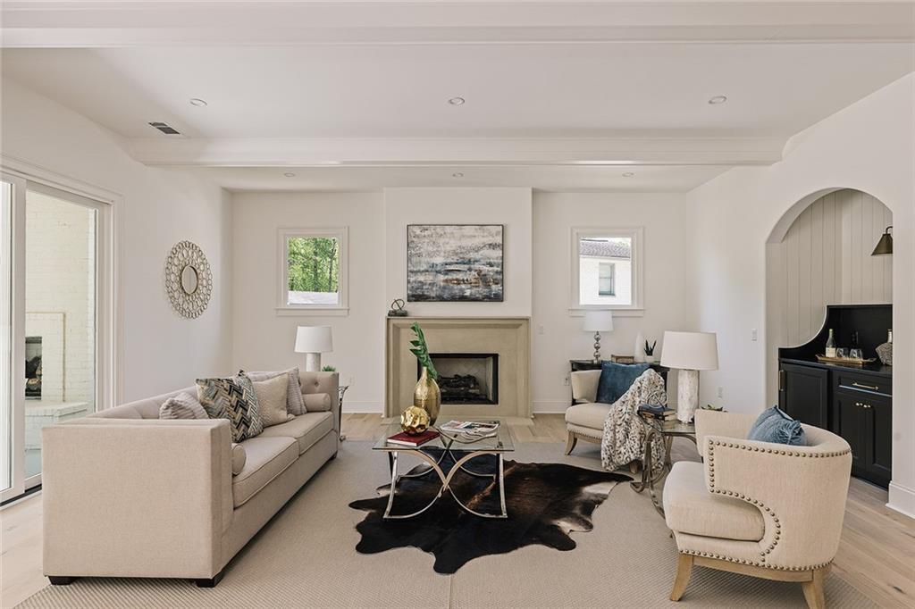 1485 Runnymeade Road NE