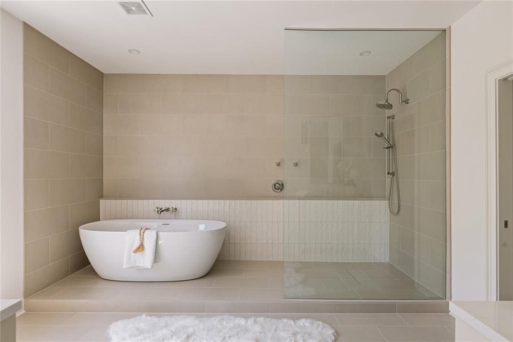 1485 Runnymeade Road NE