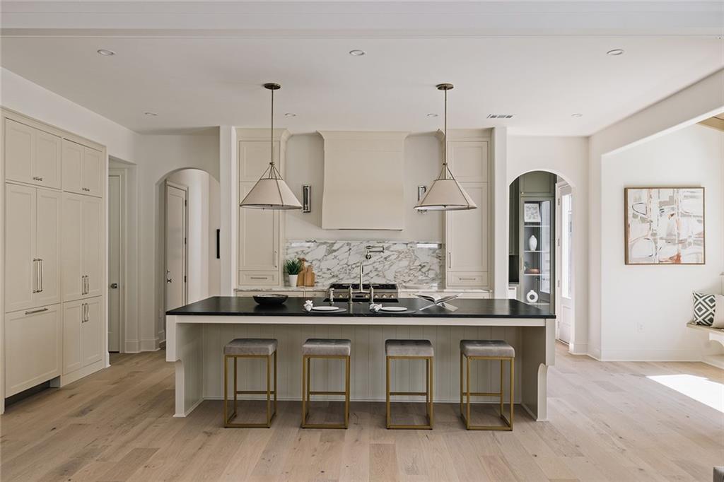 1485 Runnymeade Road NE