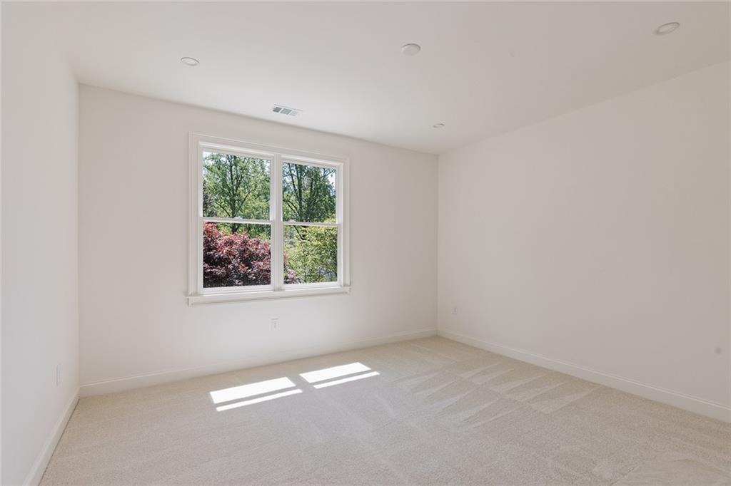 1485 Runnymeade Road NE