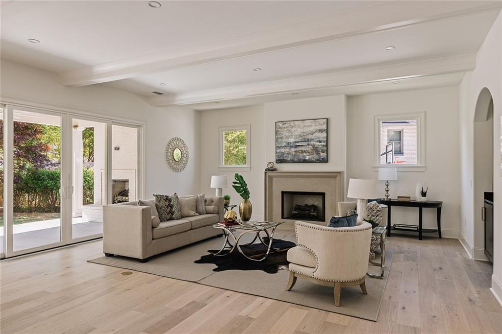 1485 Runnymeade Road NE