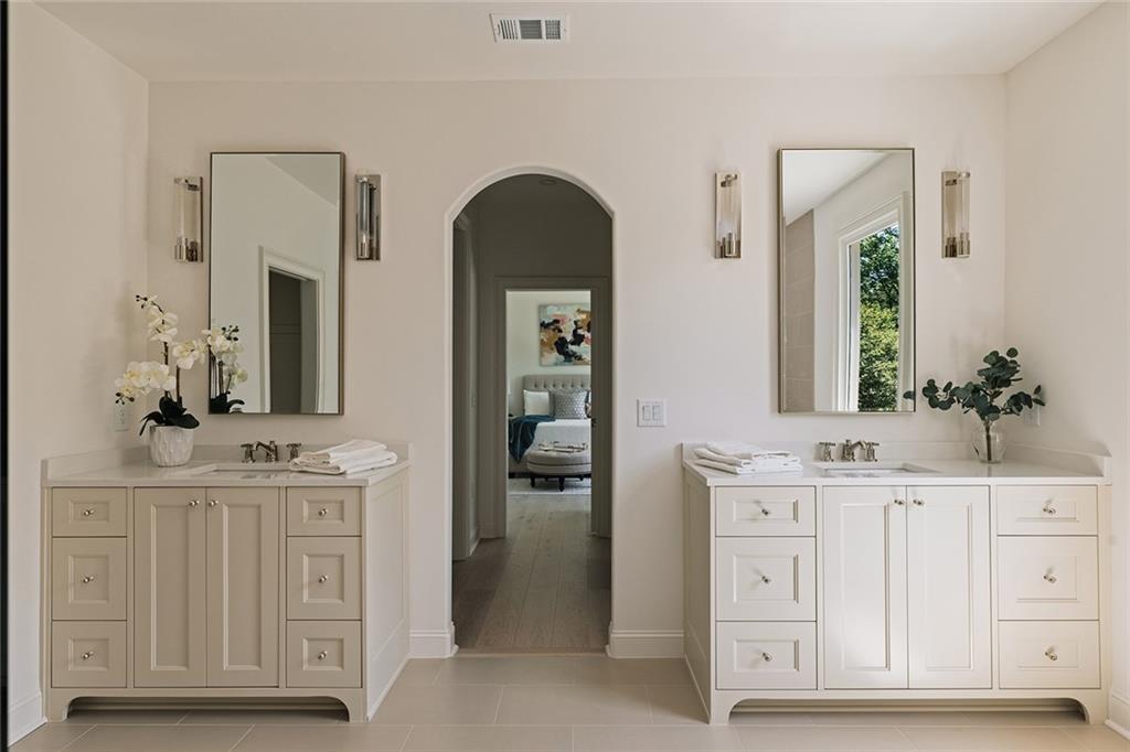 1485 Runnymeade Road NE