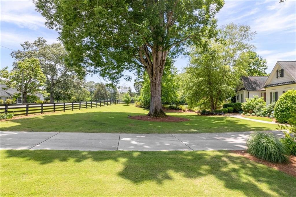 102 Crowe Road