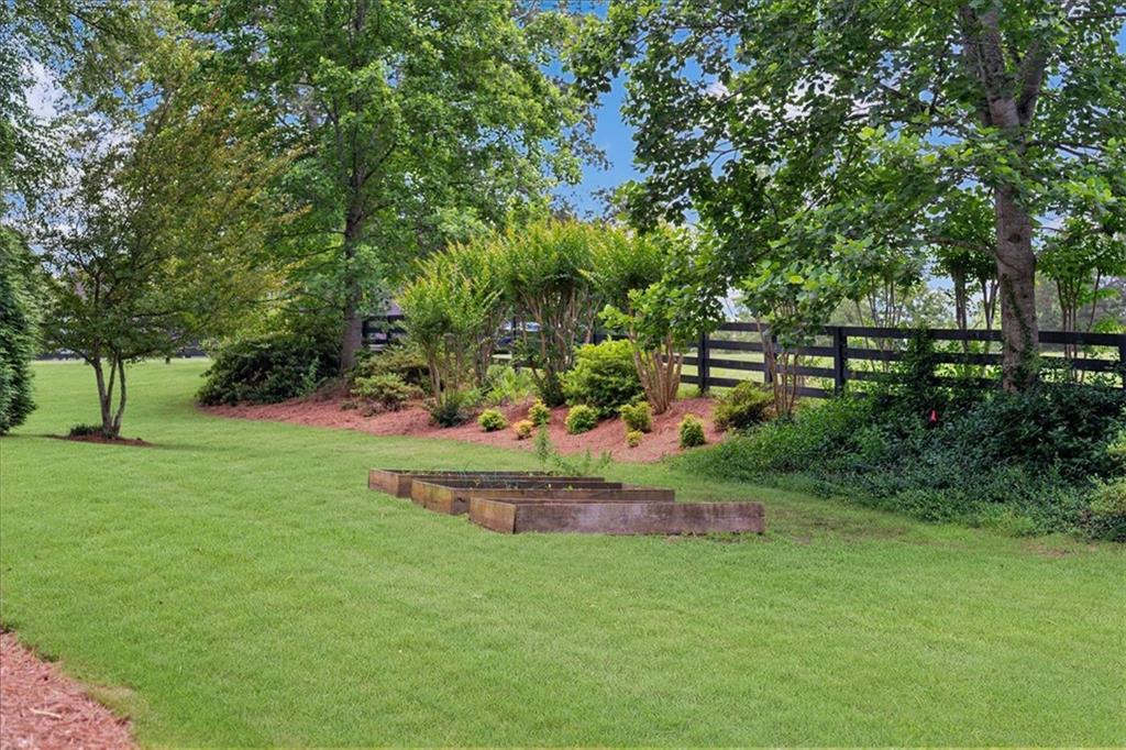102 Crowe Road