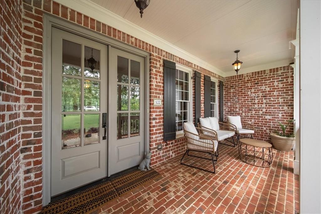 102 Crowe Road