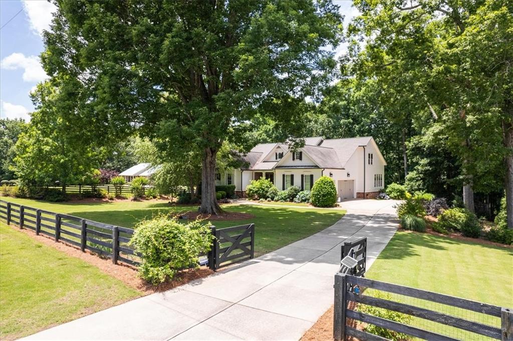 102 Crowe Road