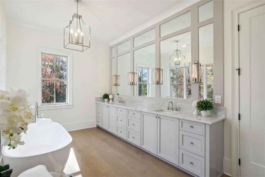 1007 Battle Creek Way