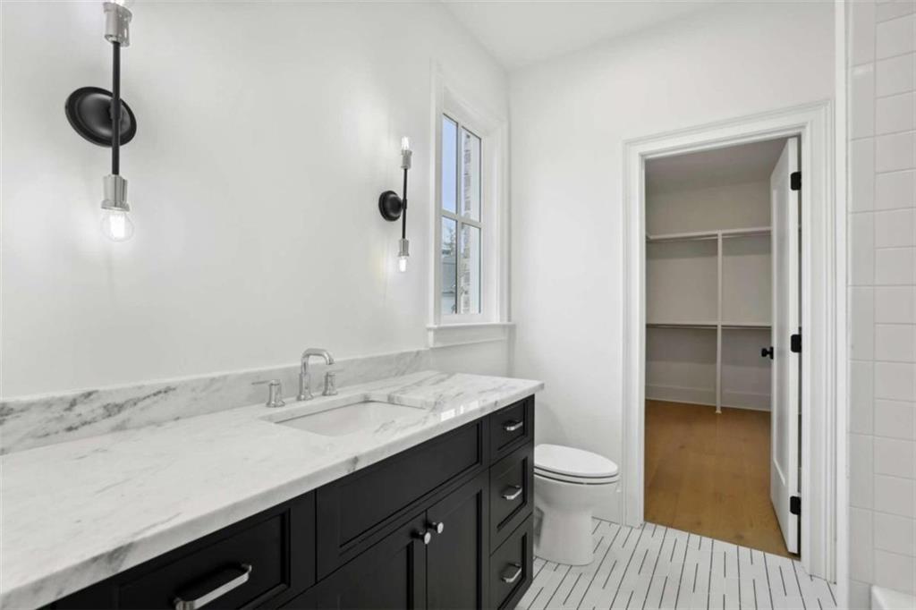 1007 Battle Creek Way