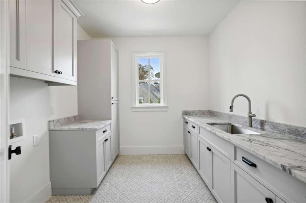 1007 Battle Creek Way