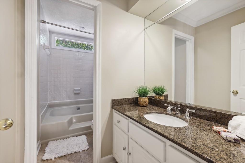 4186 Roswell Road NE