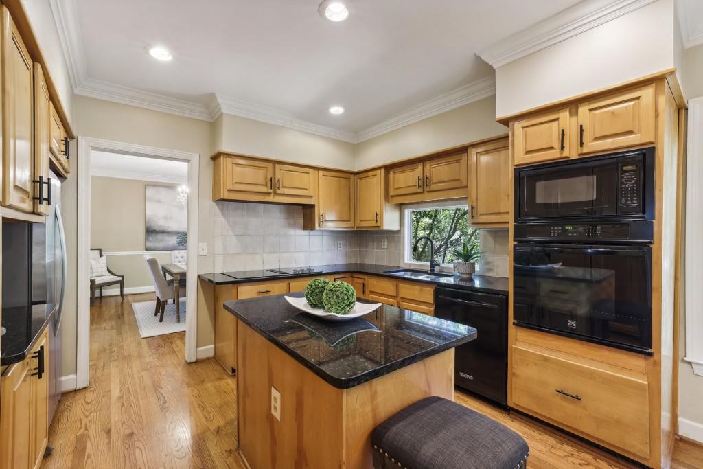 4186 Roswell Road NE