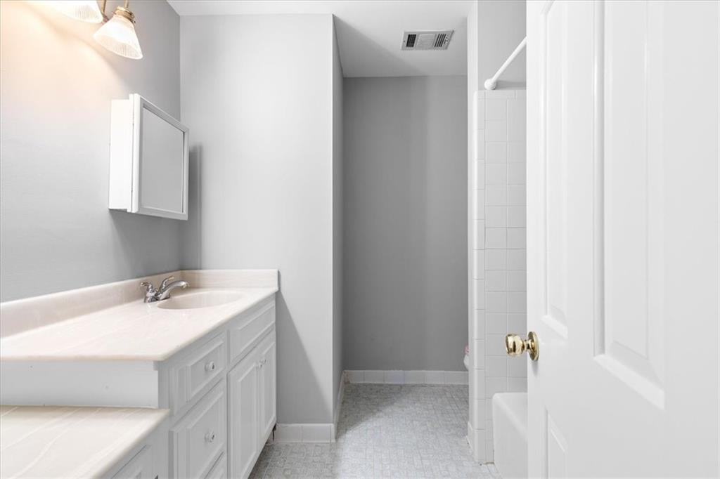 36 Old Ivy Square NE Unit 36