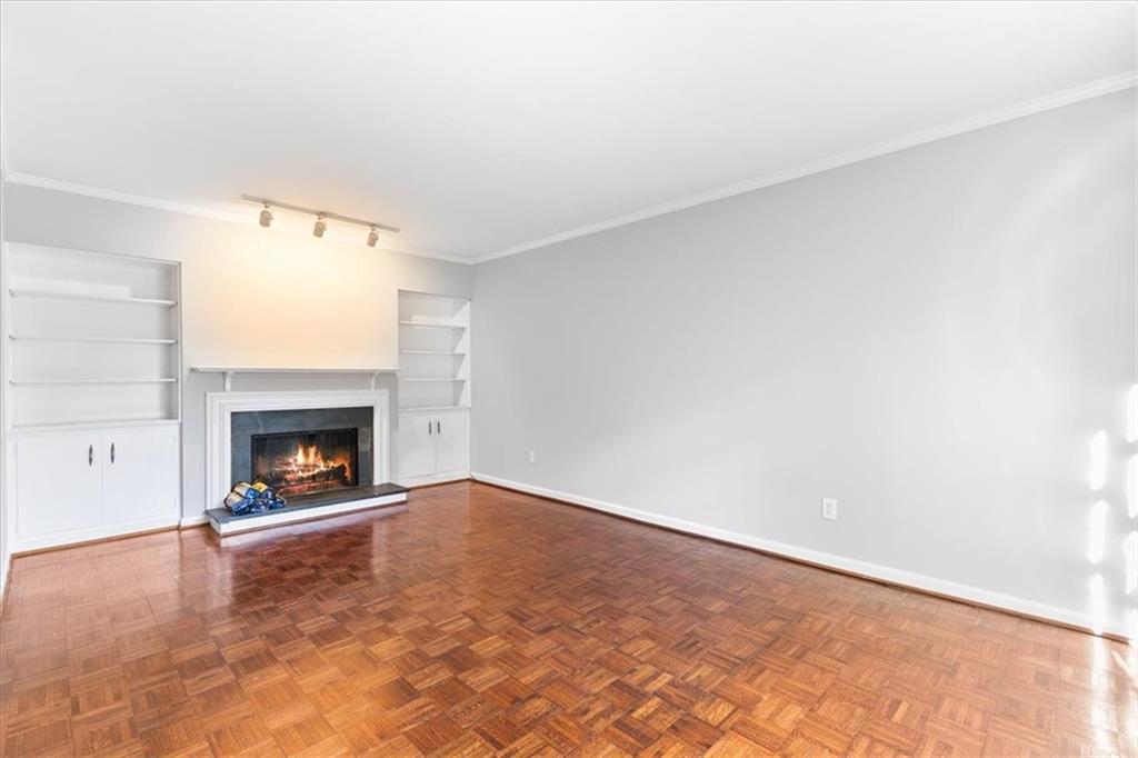 36 Old Ivy Square NE Unit 36